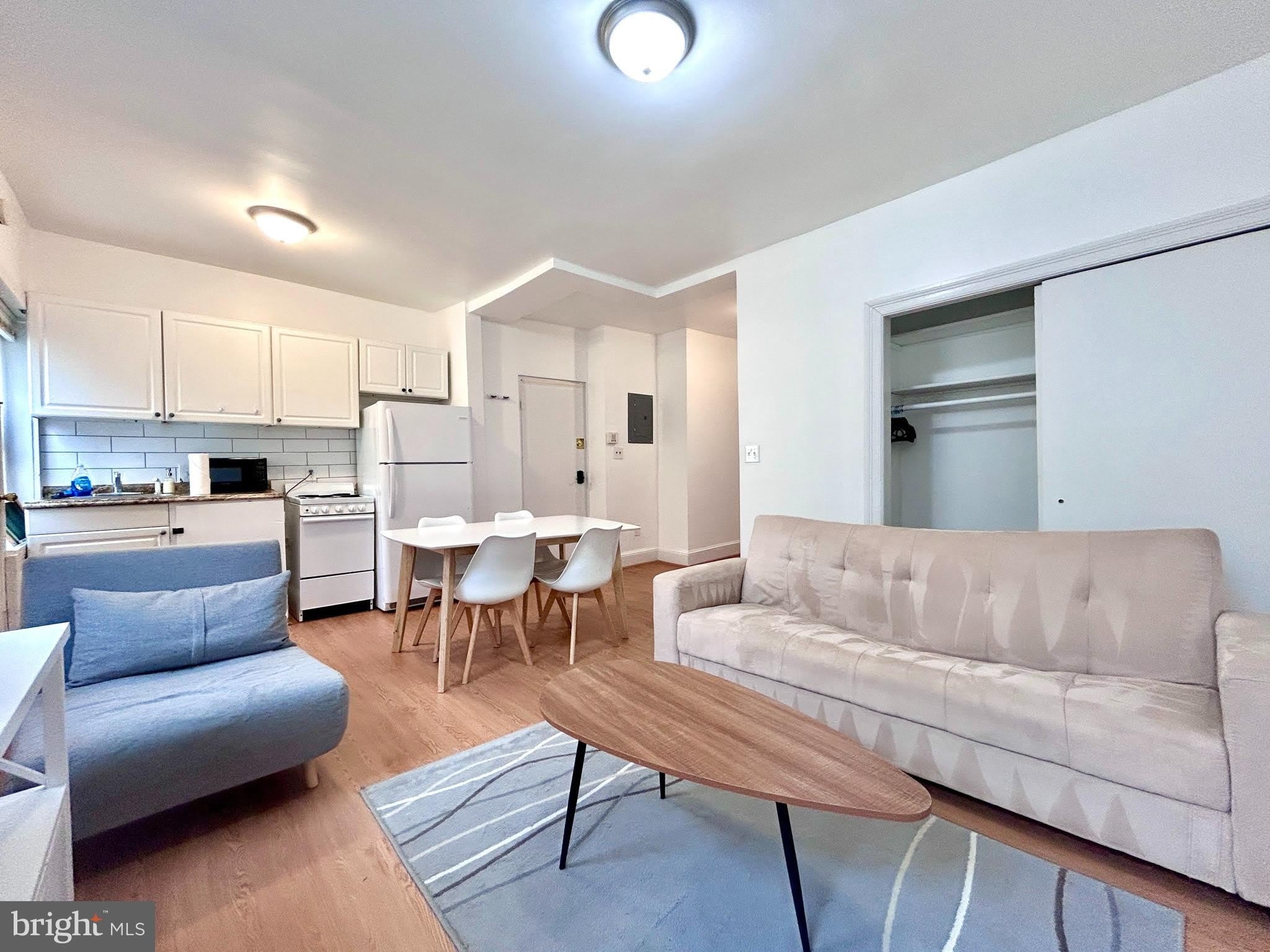 1544 INDEPENDENCE Avenue SE – photo 1