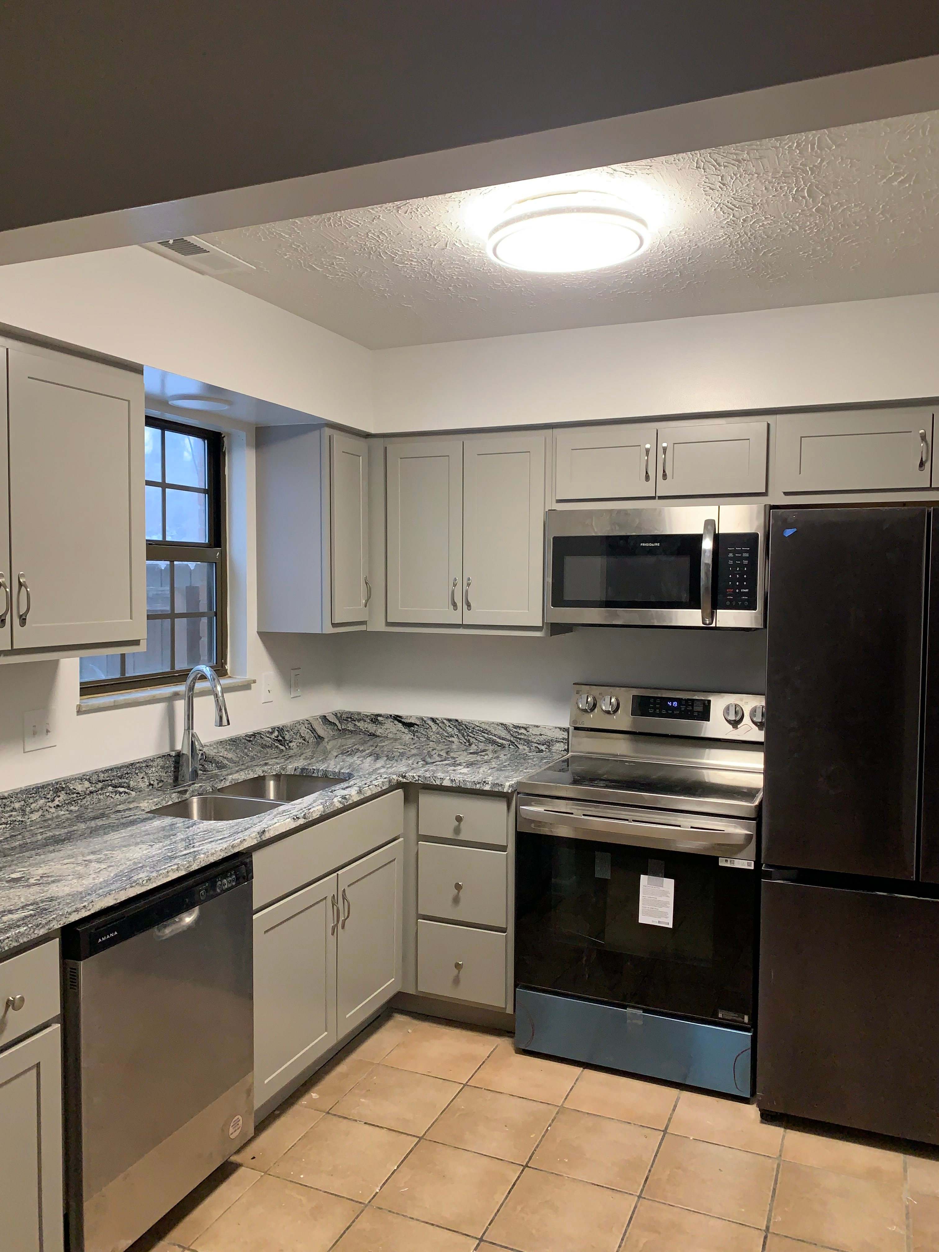 722 Ohio Pike – photo 1 of 7
