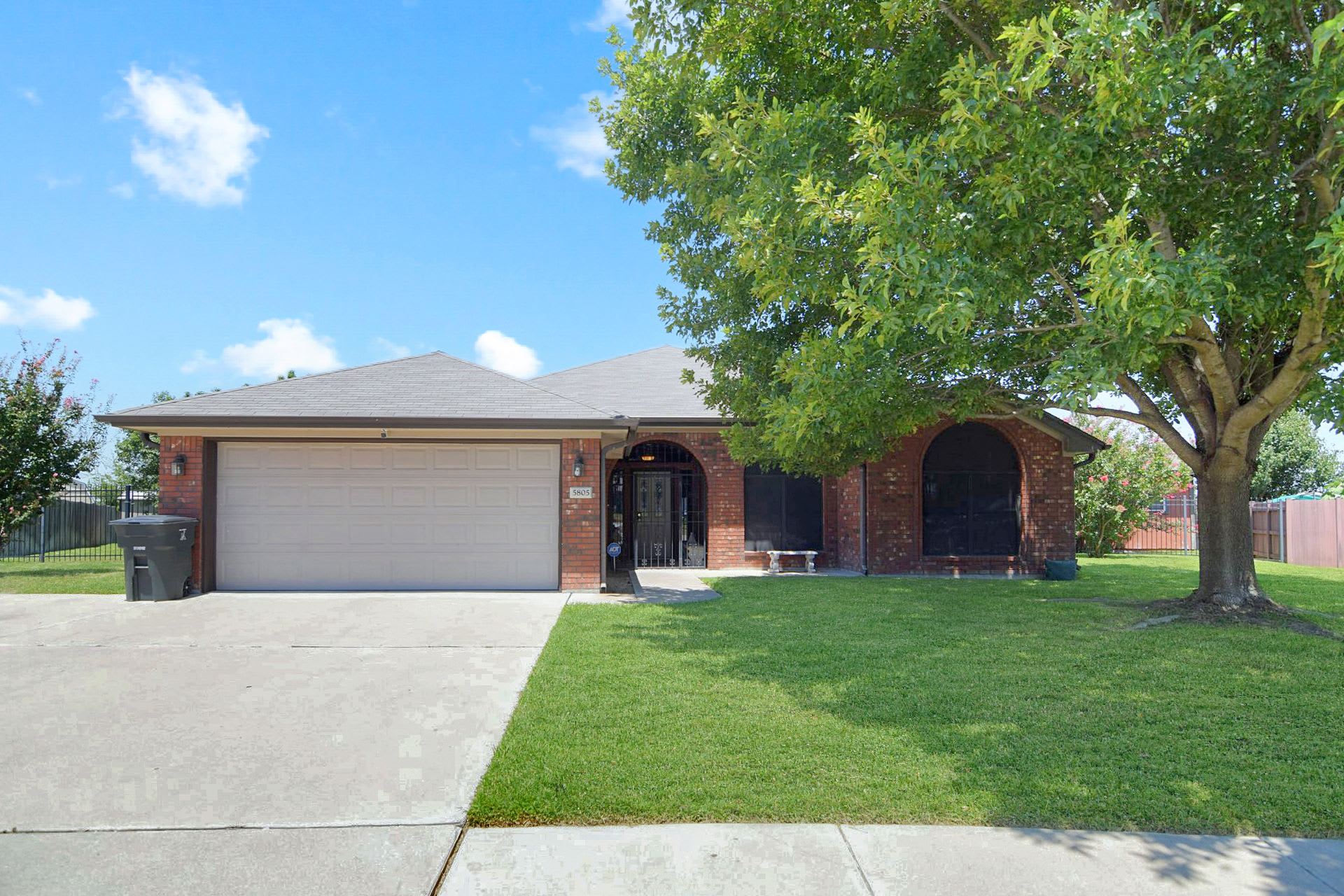 5805 Tropicana Ct – photo 1