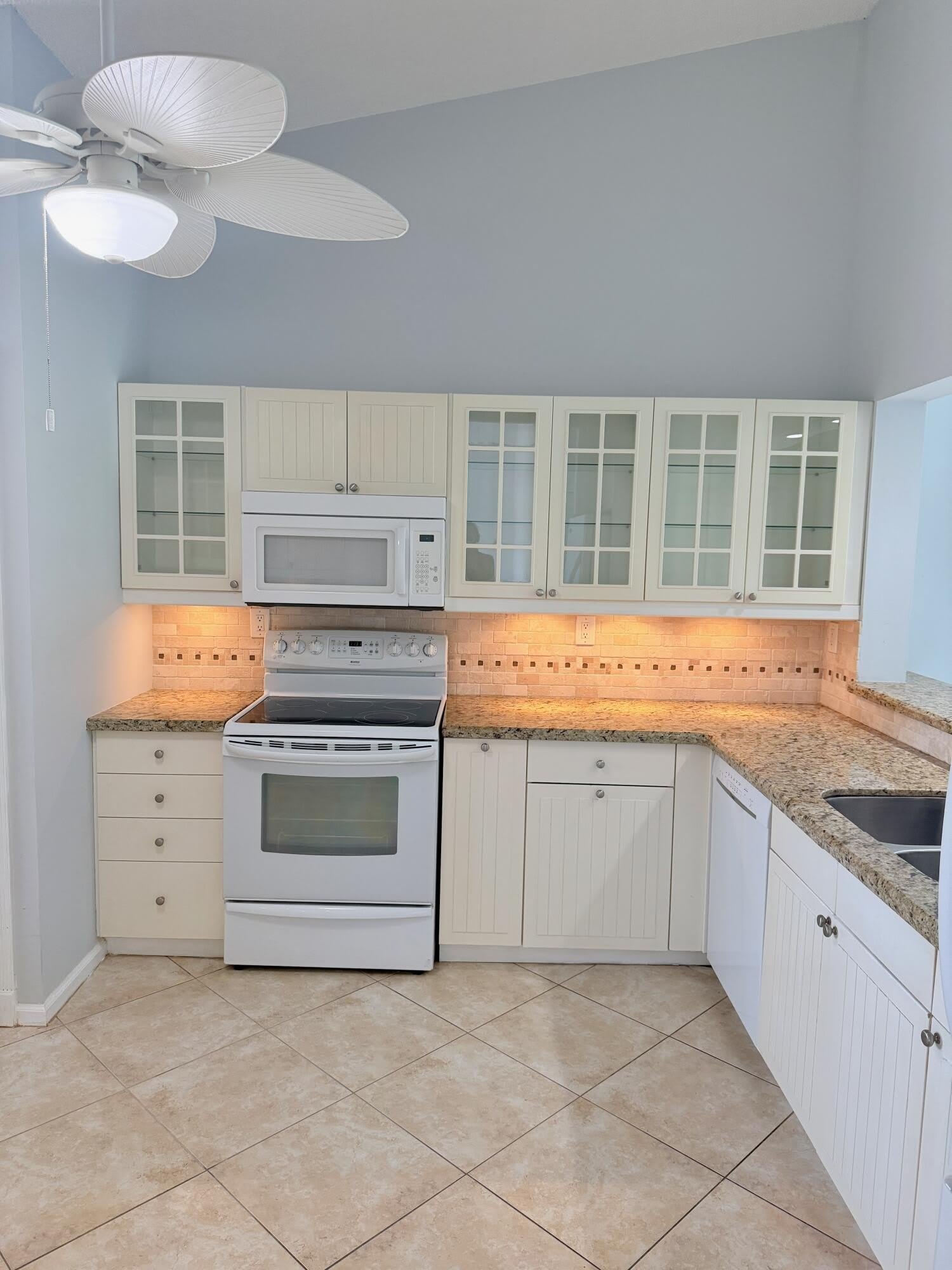 2351 Ne 14Th Street Causeway – photo 1