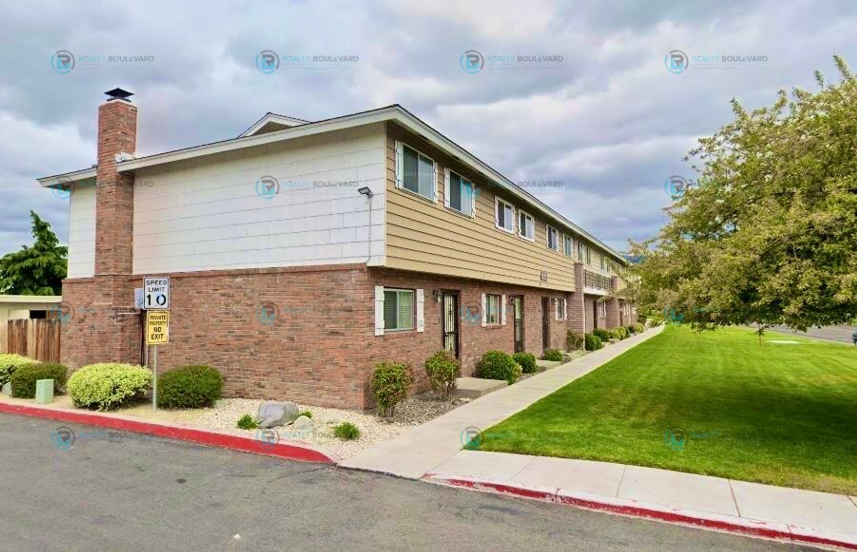 Charming 2-Bedroom, 1.5-Bathroom Condo in Reno! – photo 1