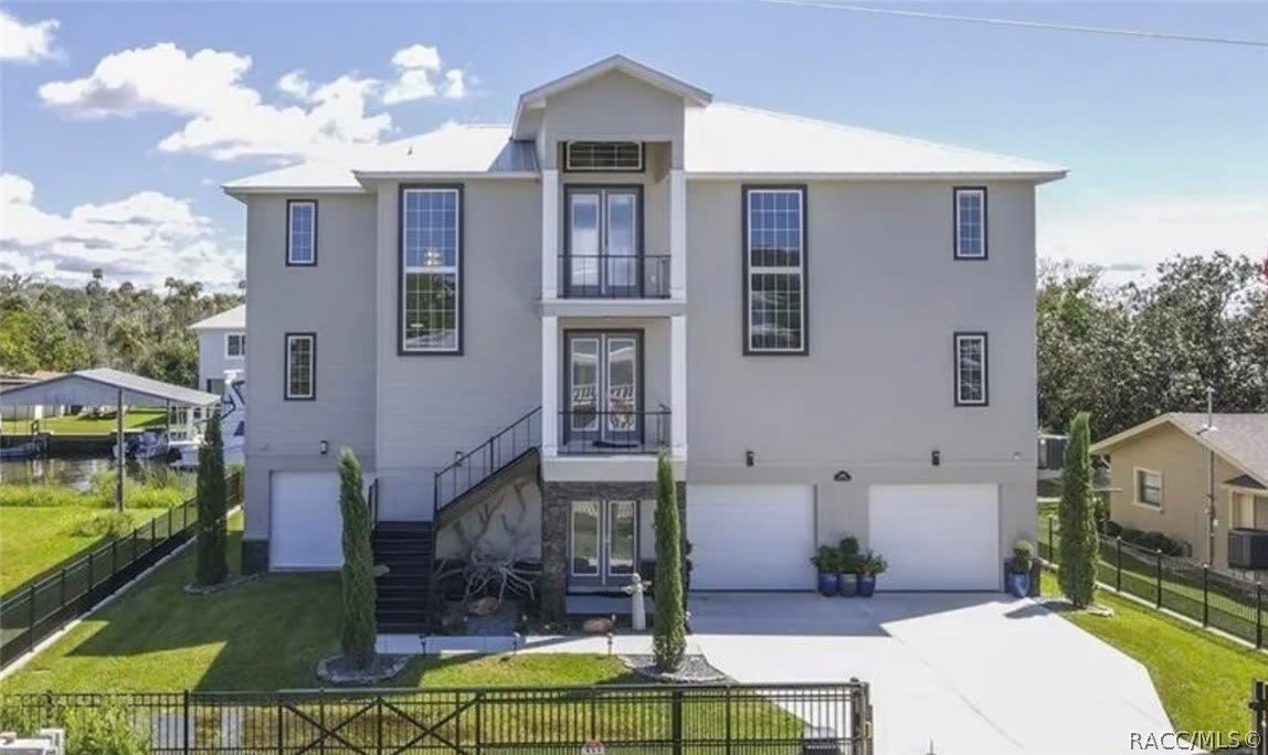 1345 NW 20th Avenue – photo 1 of 40