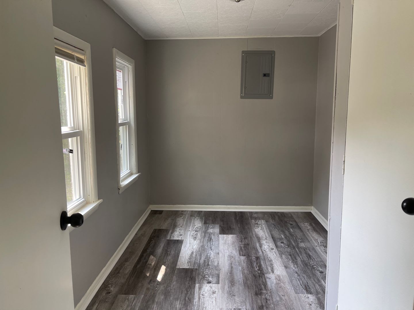 214 N Second – photo 1 of 7