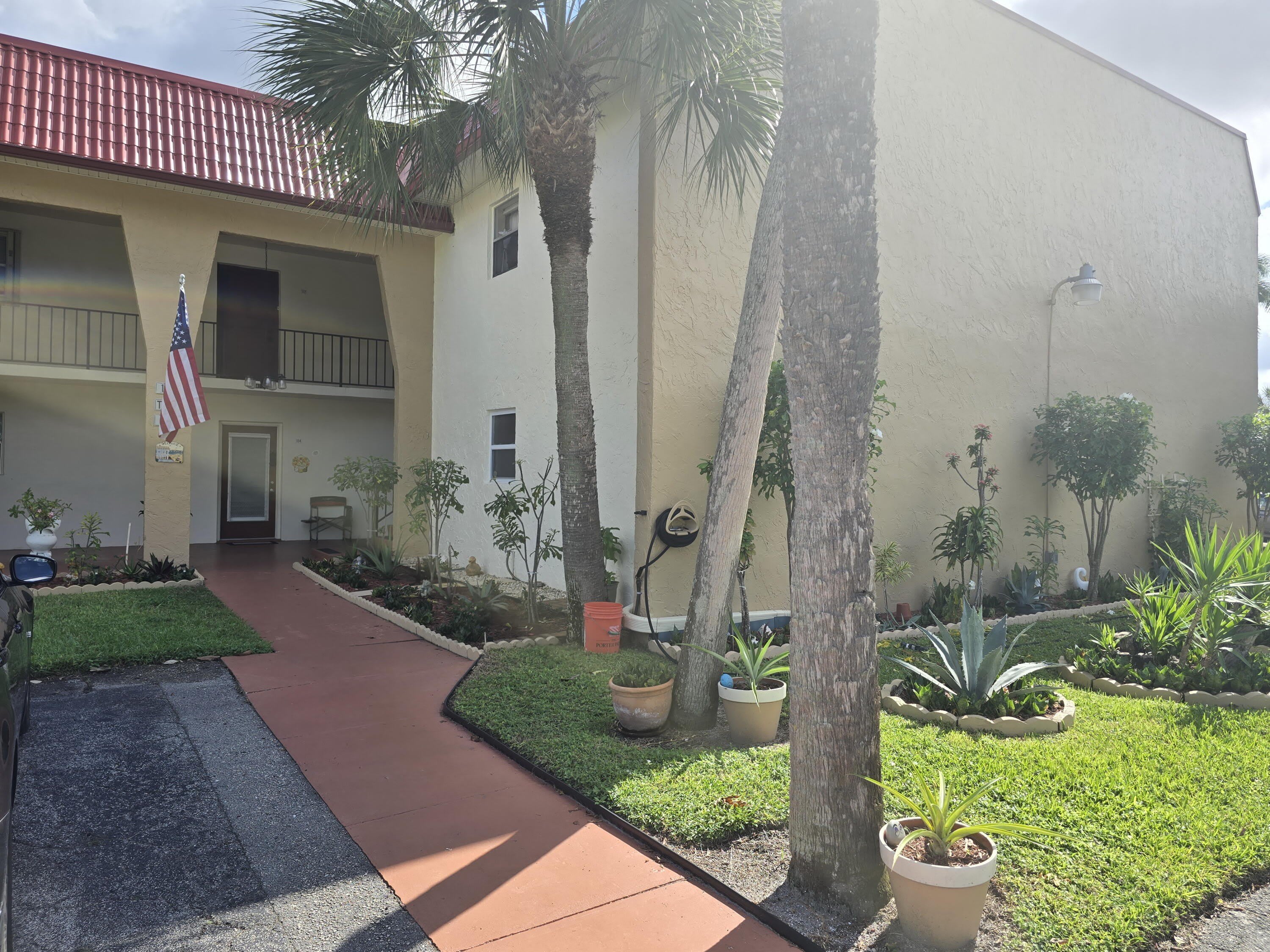 112 Lake Dora Drive – photo 1
