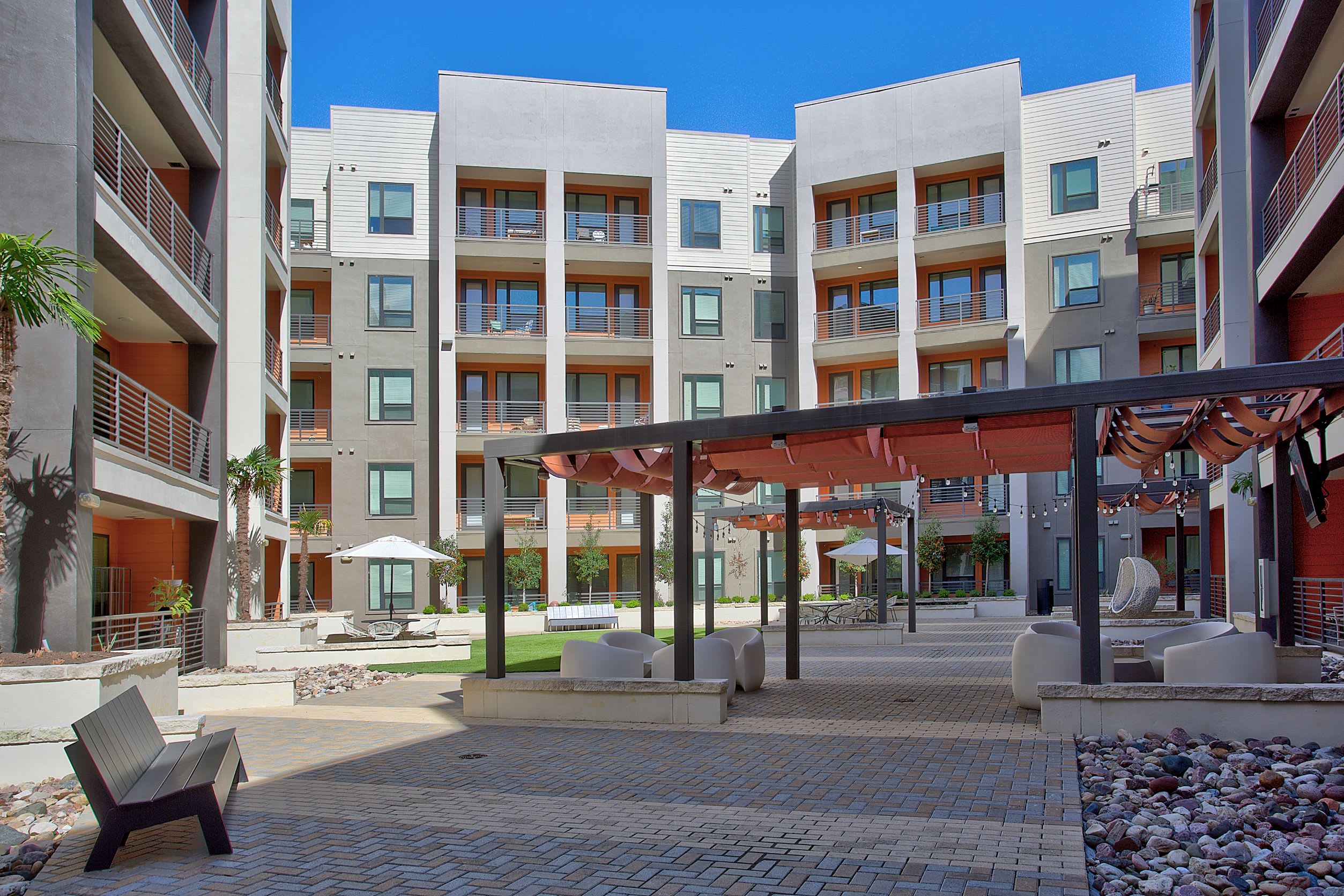Addison Medical Center Apartments – photo 1