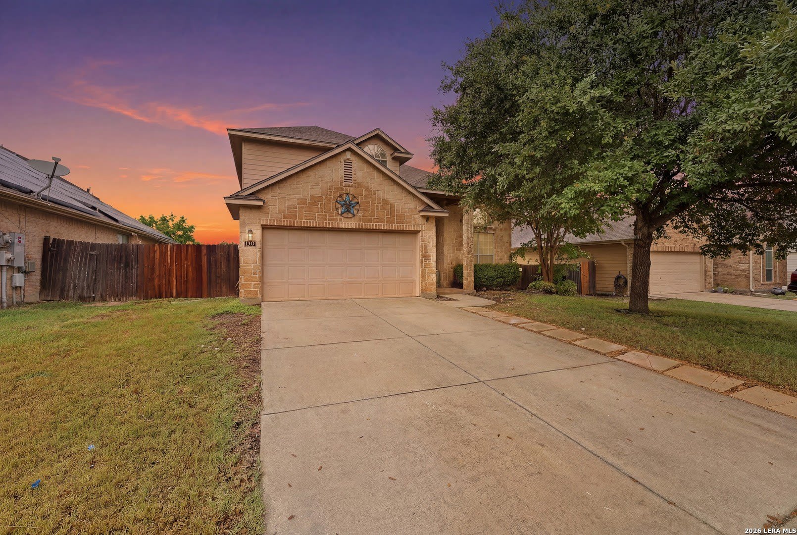 2429 ANGELINA DR – photo 1 of 34