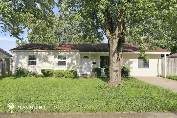 990 Sheffield Drive – photo 1