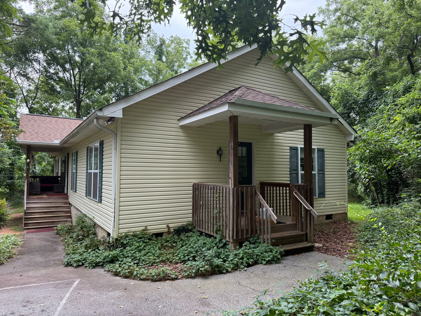 2-Bedroom Duplex Minutes from Downtown Black Mountain – photo 1 of 13