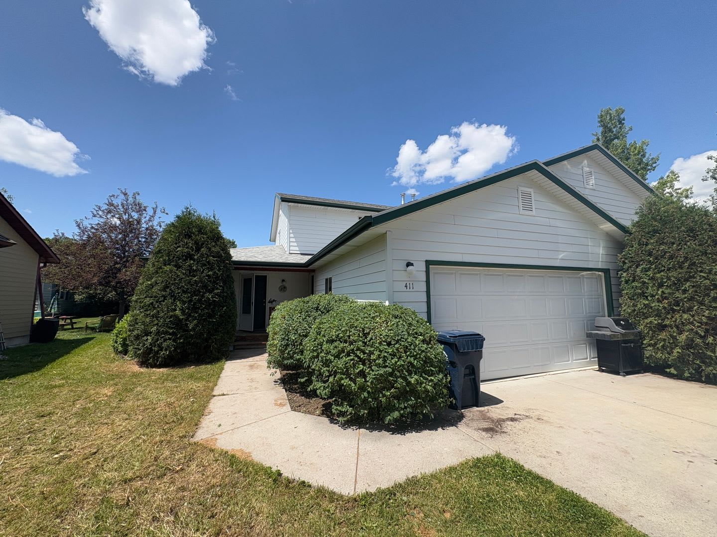 Classic 3 Bedroom 2 Bath Home with Attached 2 Car Garage! – photo 1