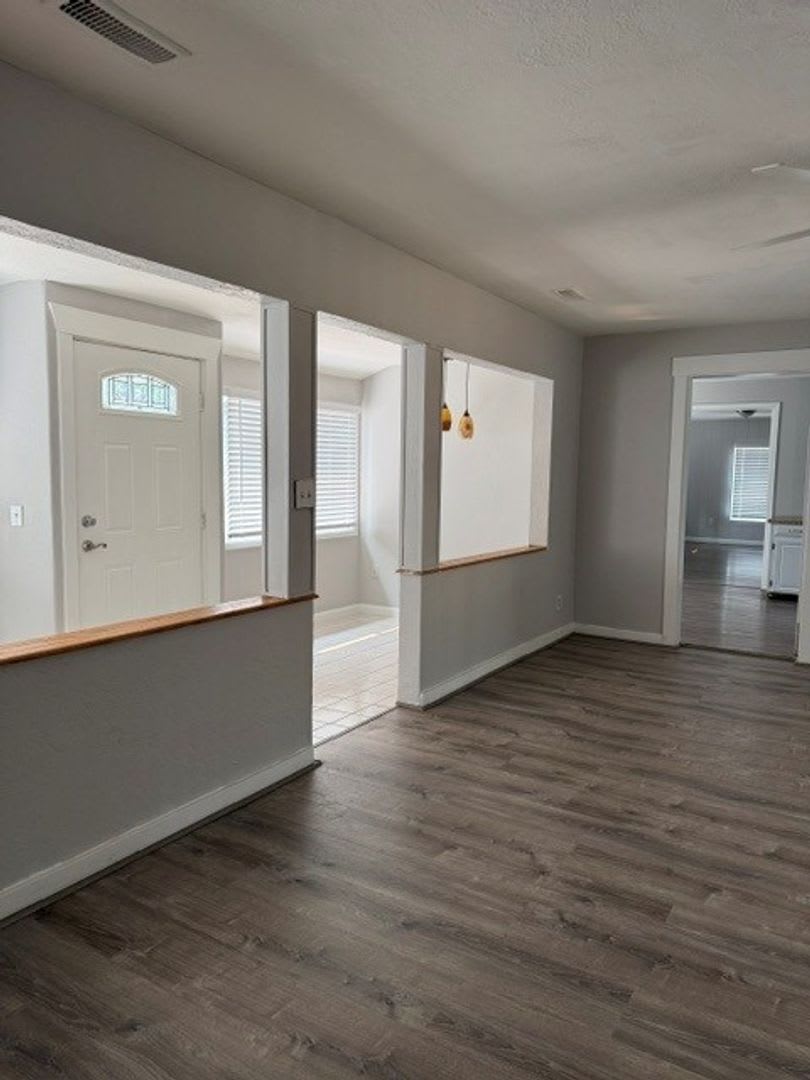 3 Bedroom West Salem House w/ Large Fenced Backyard – photo 1
