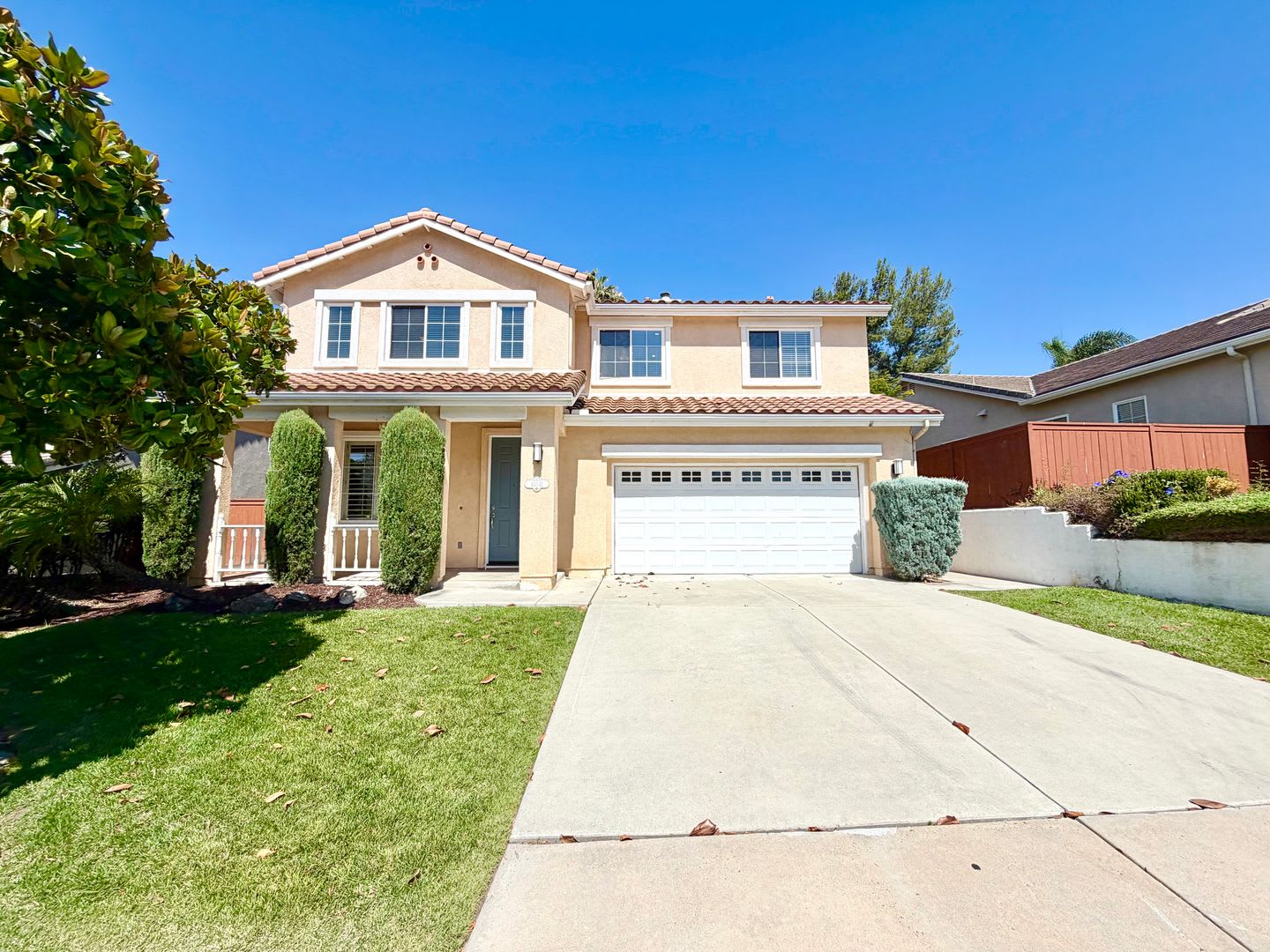 Spacious Temeku Hills 4 Bedroom Home Next to Golf Course with Beautiful Fairway Views – photo 1
