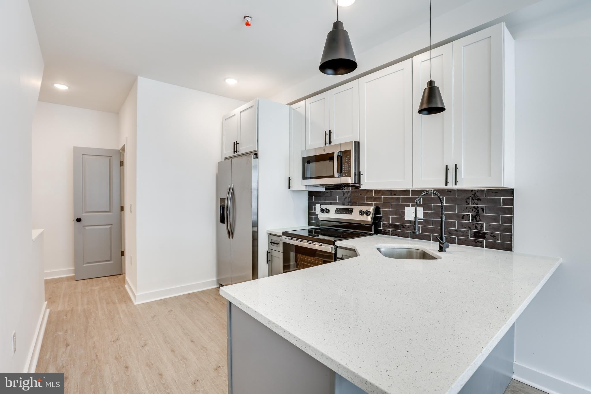 922 W ARIZONA Street – photo 1