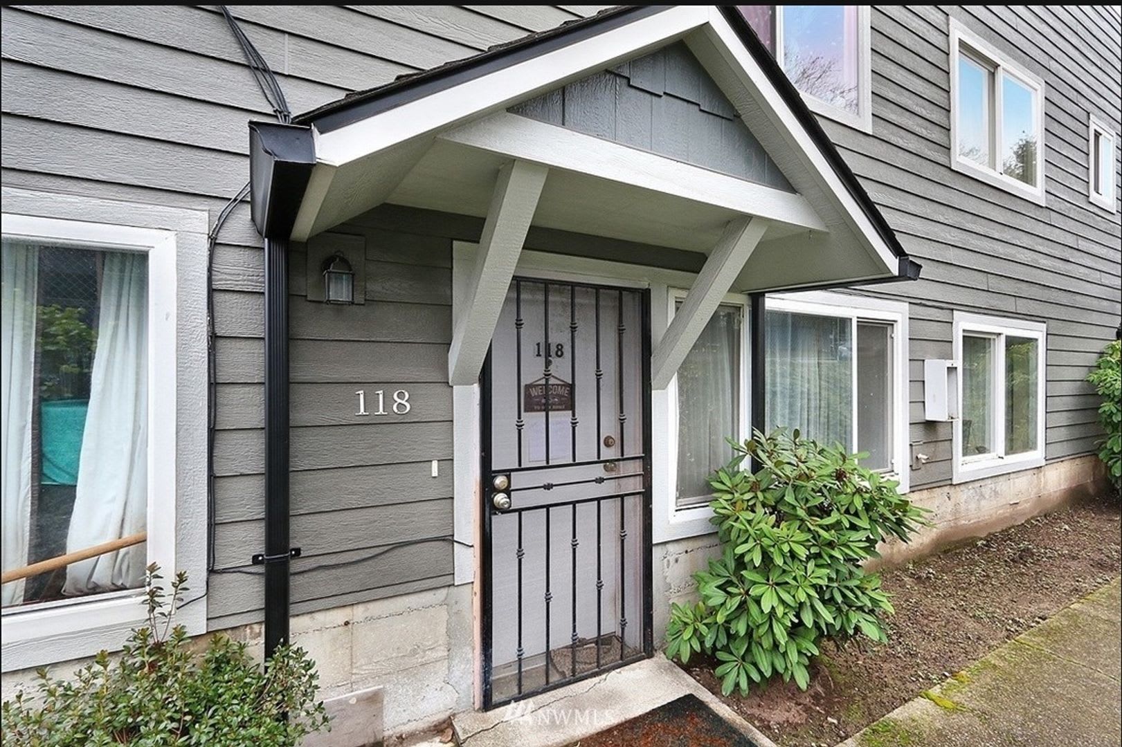 240 S 152nd St Apt 118 – photo 1