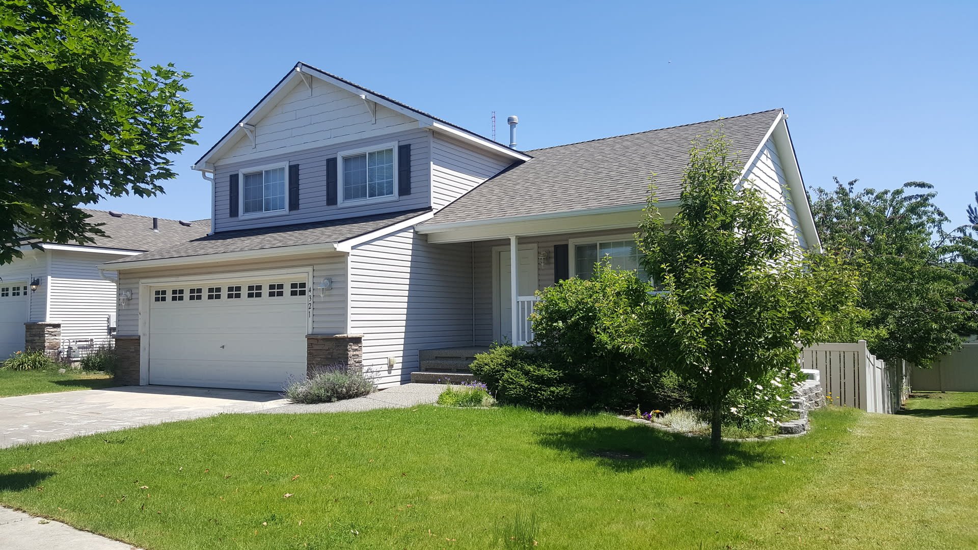 Upper South Hill 3 bed 2.5 bath home – photo 1