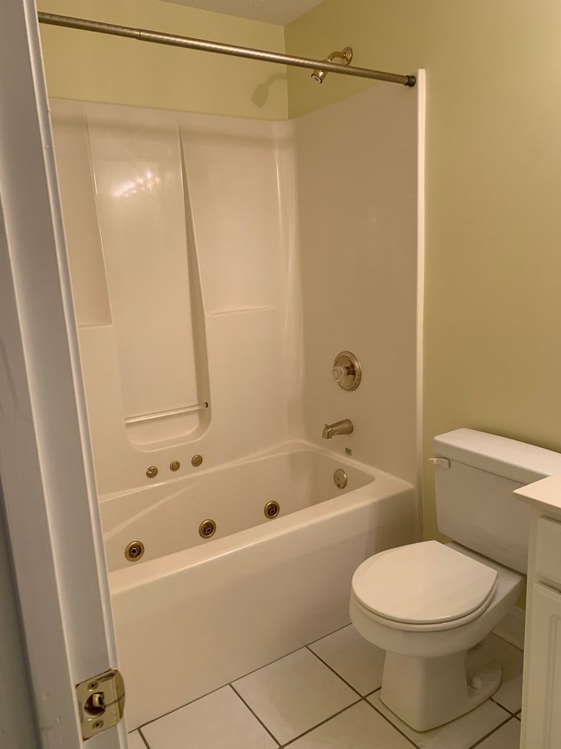 2 Bedroom 2 5 Bath Townhouse With 2 Car Garage – photo 1