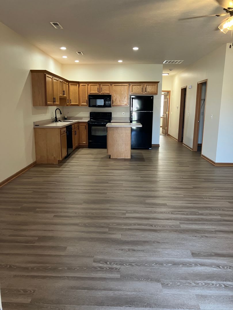 One-Story, 2 Bedroom with Attached Garage! – photo 1