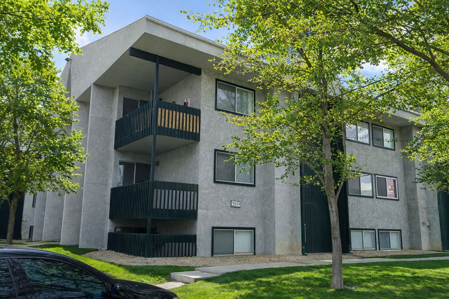 269 E. Hill Avenue #4 – photo 1 of 11