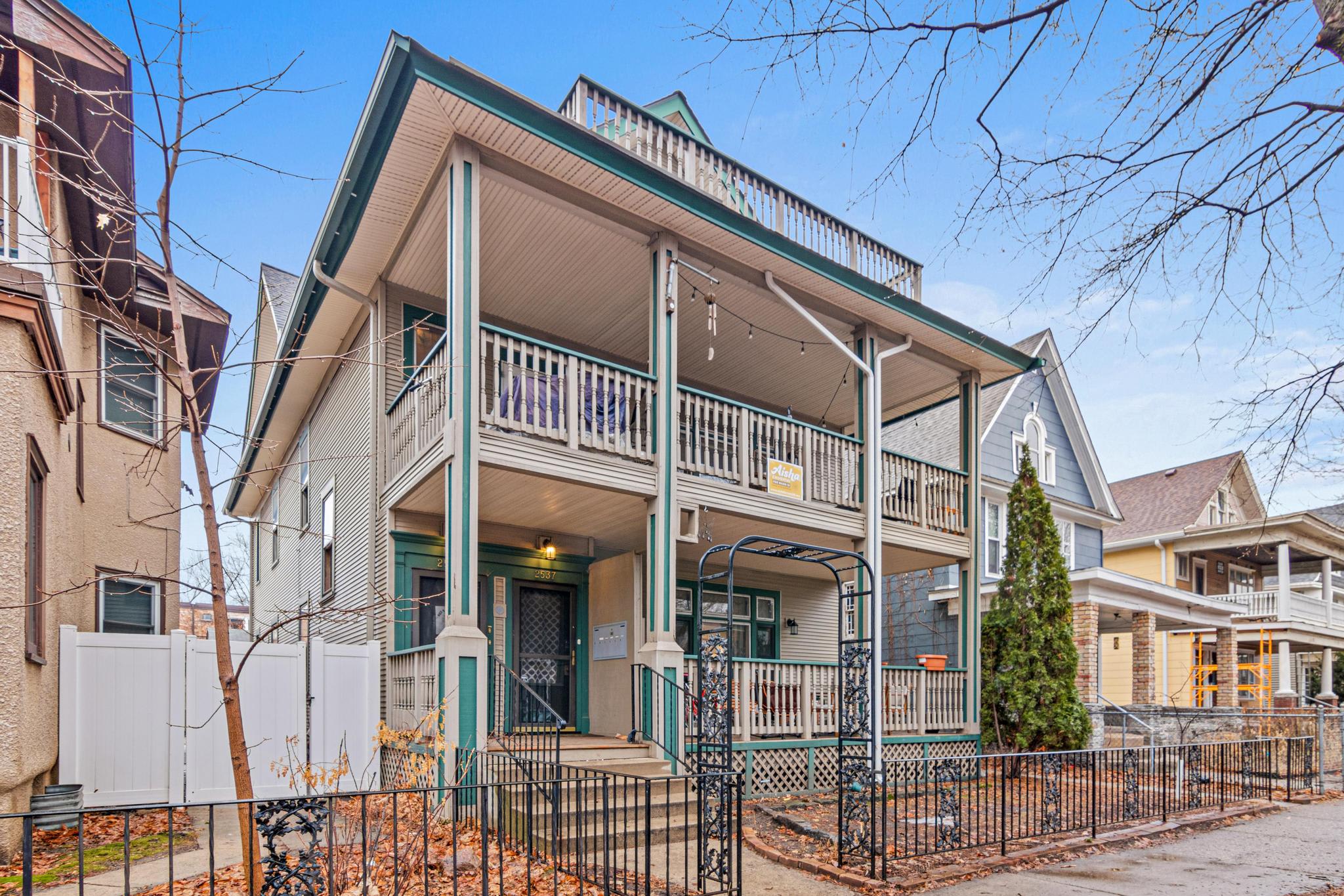 2537 Aldrich Avenue South – photo 1