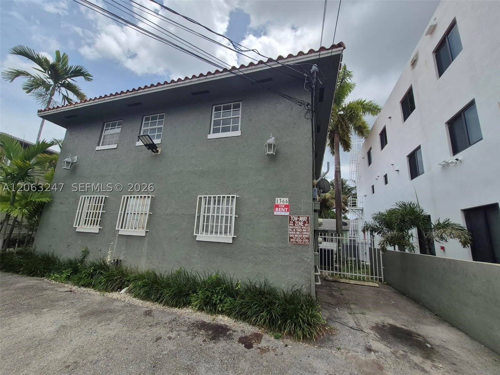 1366 SW 4th St – photo 1