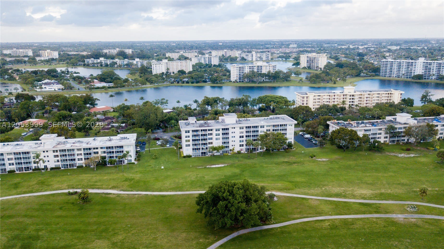 2850 N Palm Aire Dr – photo 1