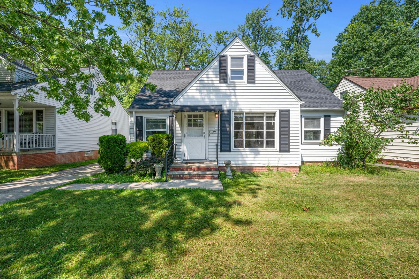 988 GLENSIDE AVE – photo 1