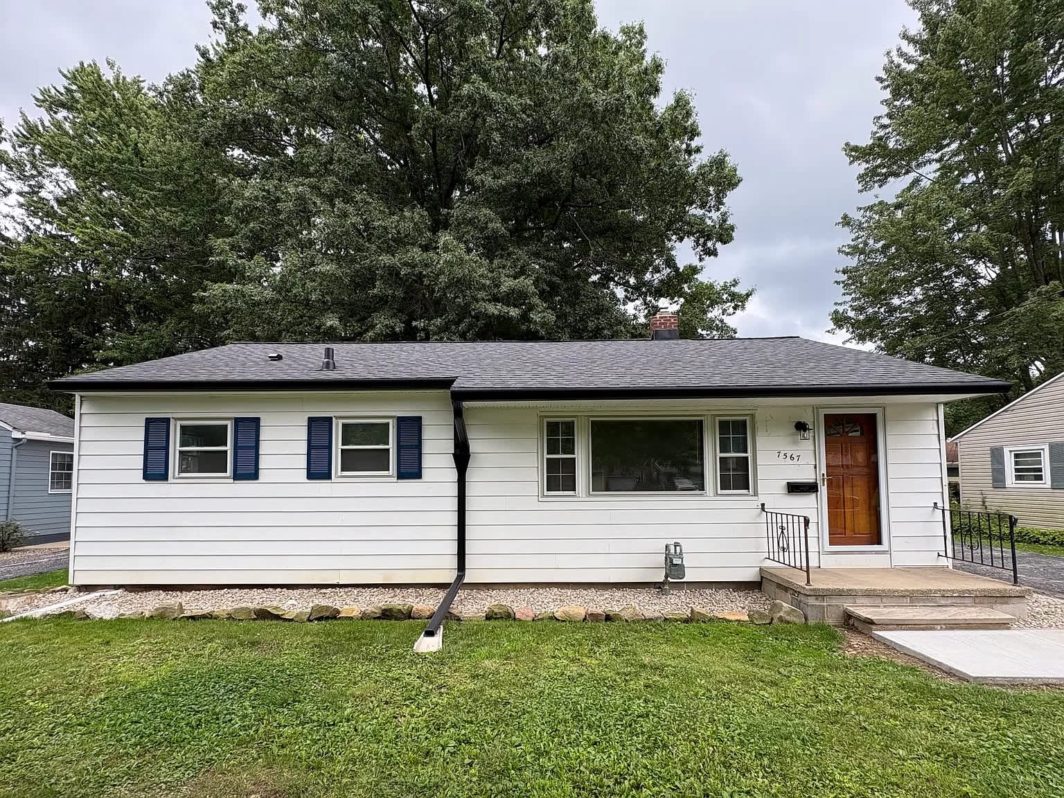 7567 Inland Drive – photo 1 of 33