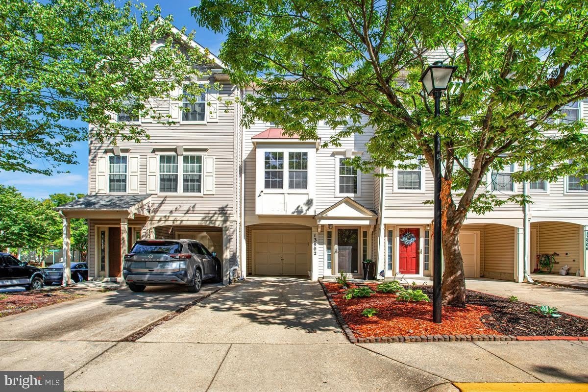 13902 BARRINGTON Lane – photo 1 of 25