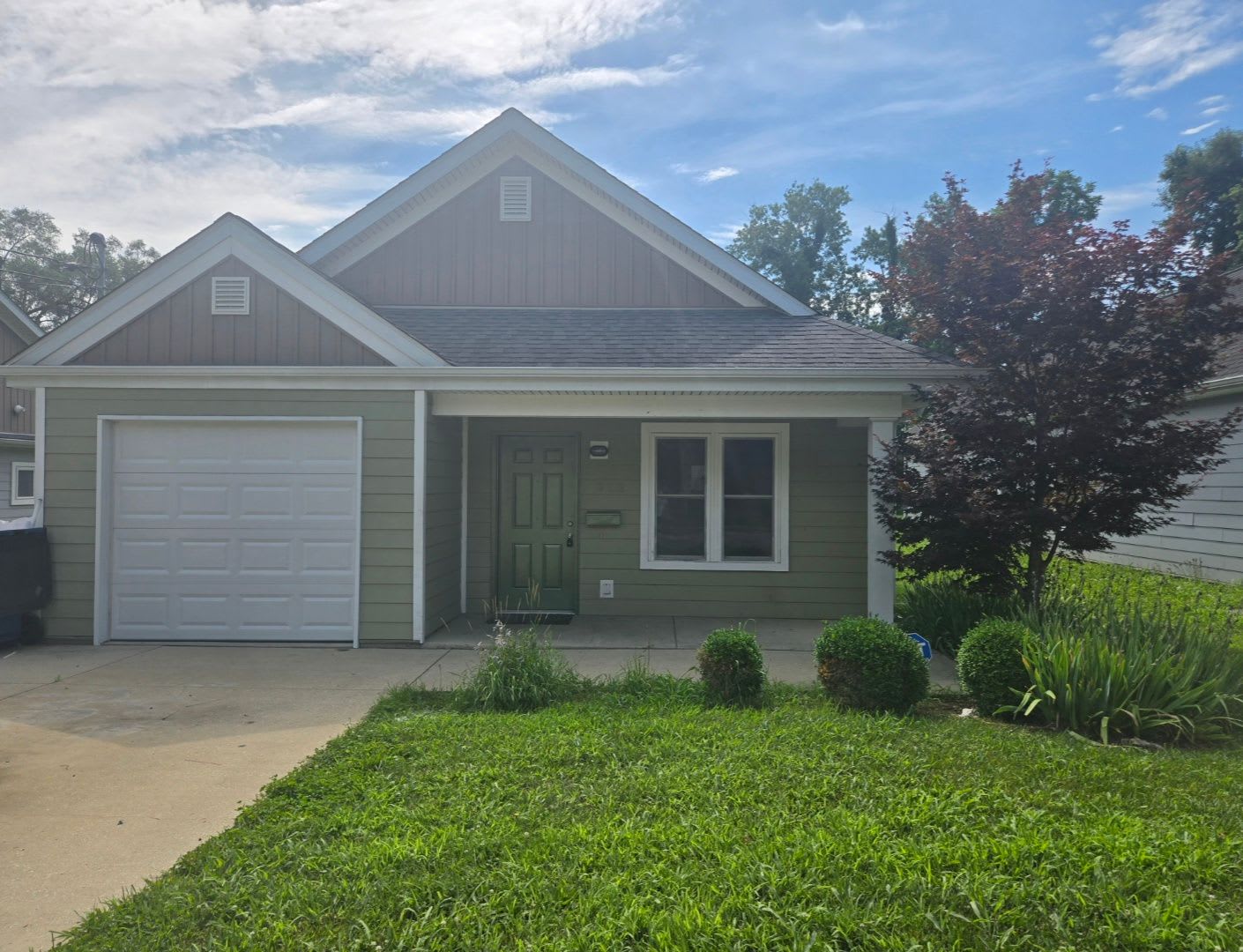 3 Bedroom Accessible Home In Alton – photo 1 of 15