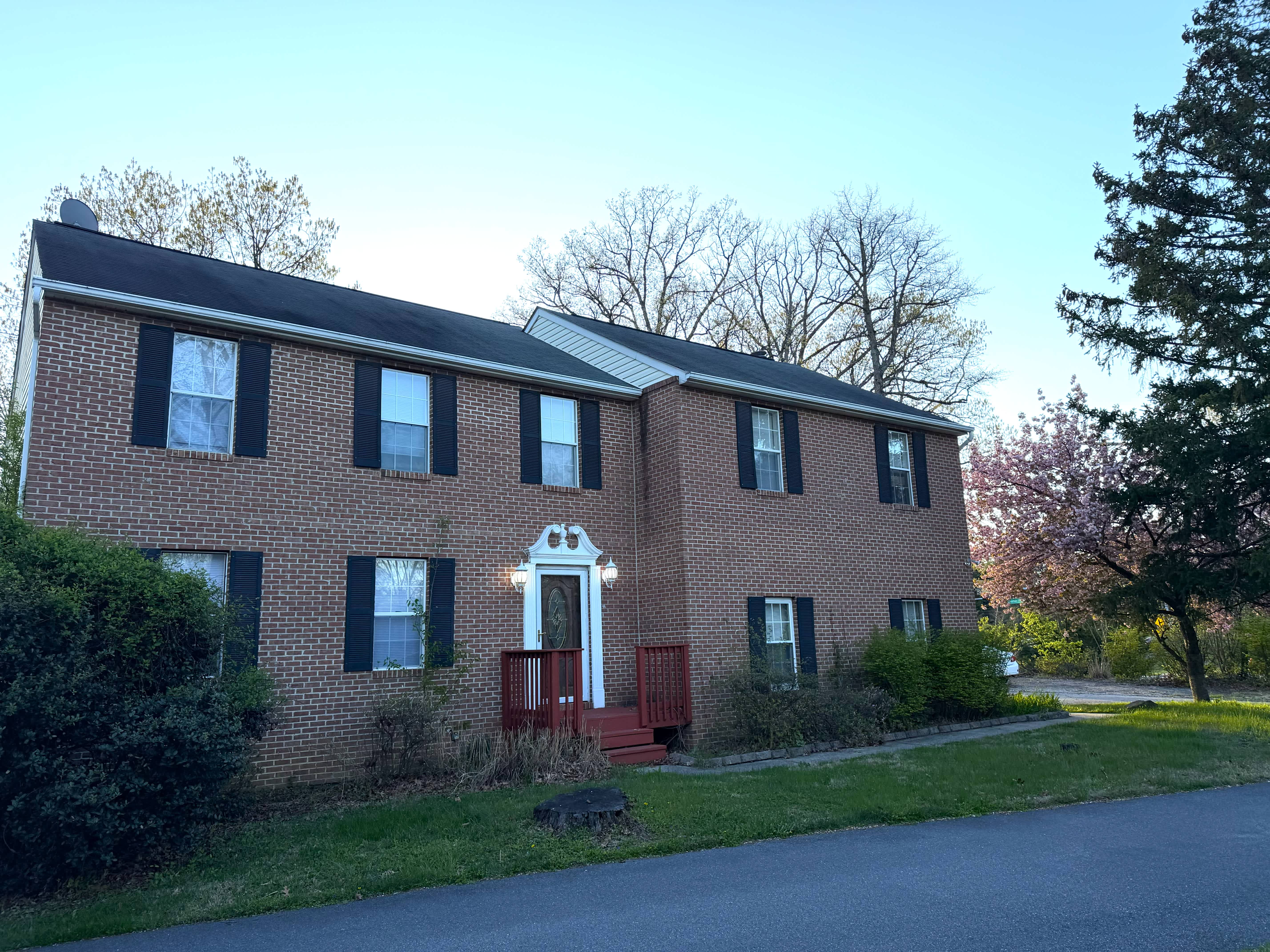 5283 Ilchester Road – photo 1 of 19