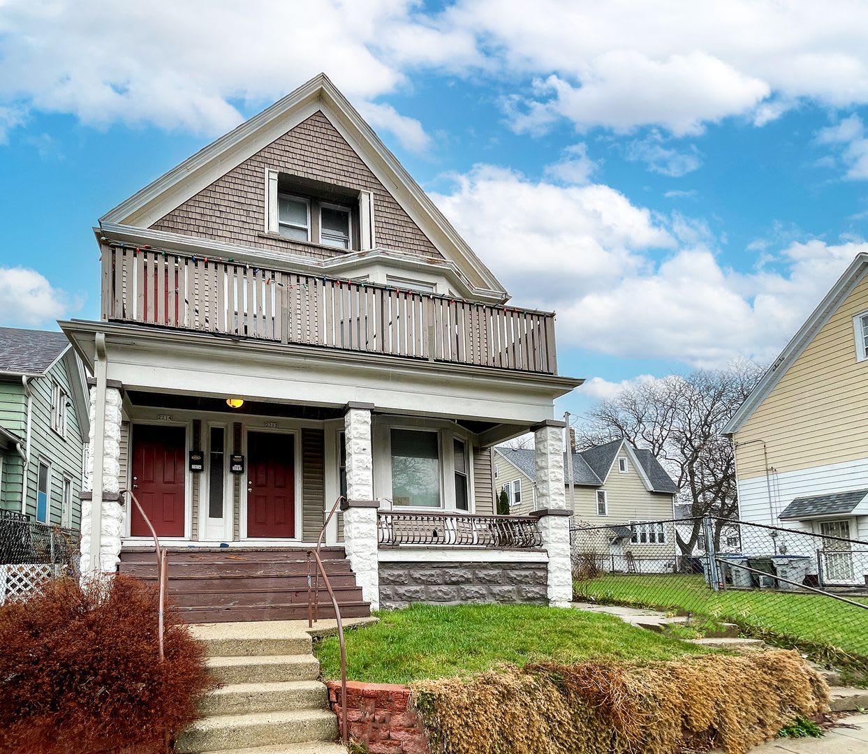 Large Spacious 4 Bedroom UPPER with Large Living Room and Dining Area!! – photo 1