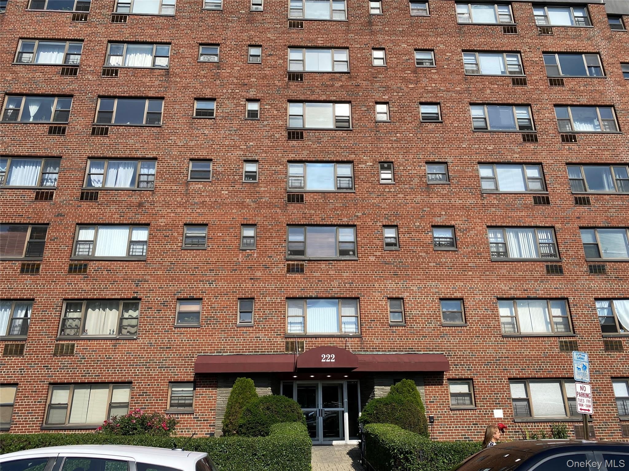 222 N Broadway – photo 1