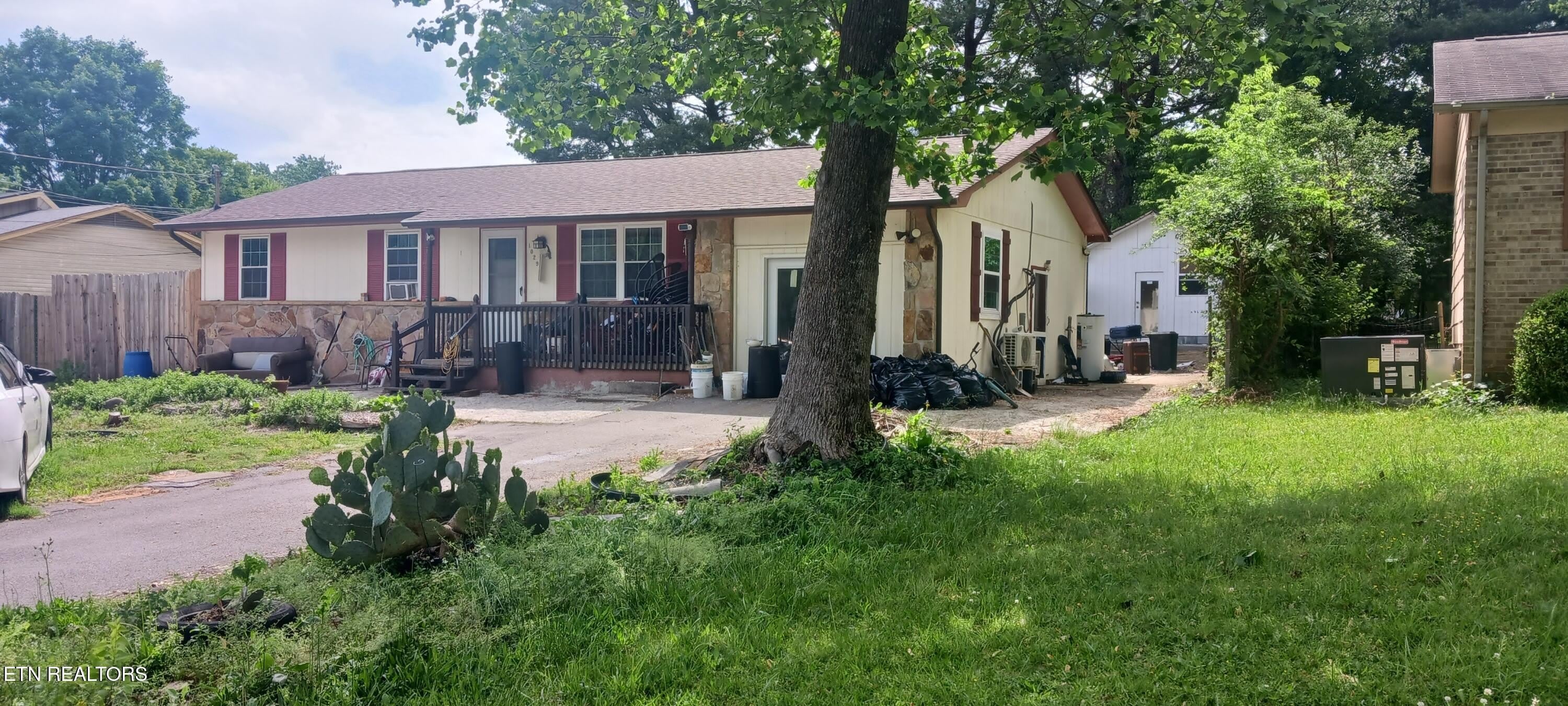 1029 Morrow Rd – photo 1