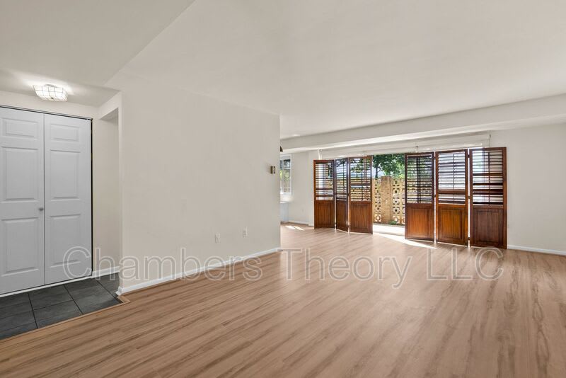 4241 Columbia Pike – photo 1