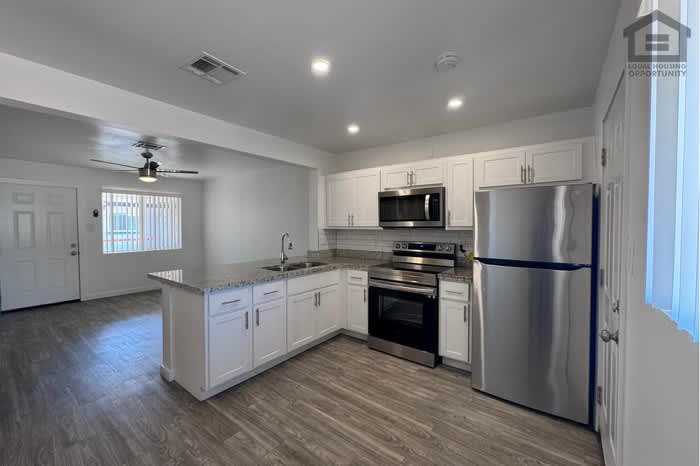 1336 East Willetta Street – photo 1