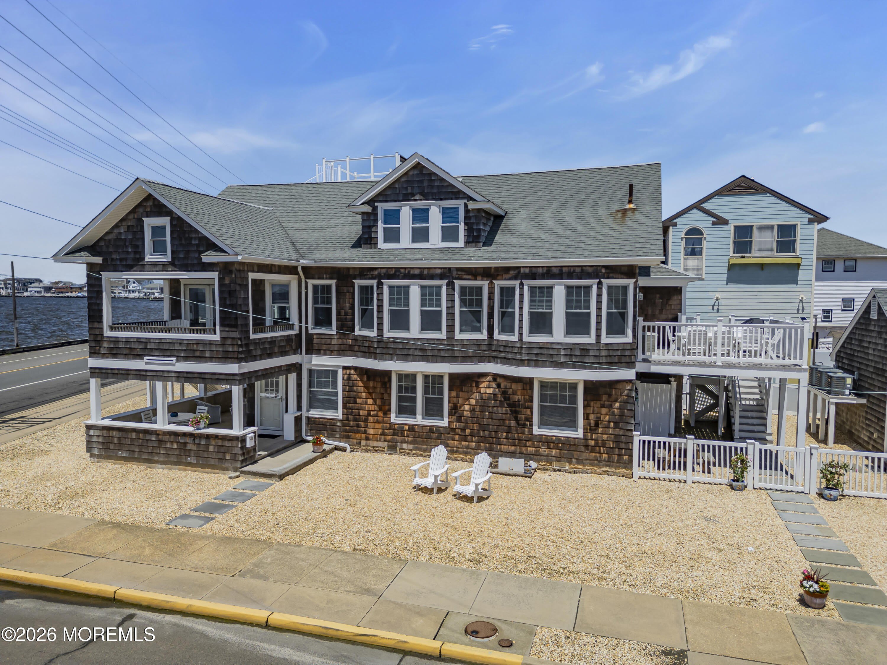 600 N Bayview Avenue – photo 1 of 27