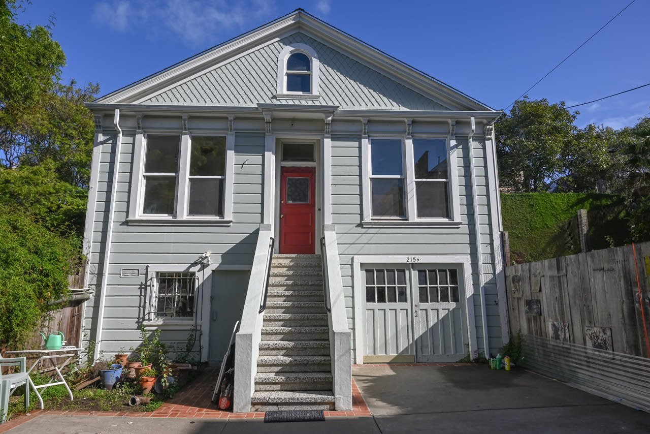 215 Fair Oaks Street – photo 1