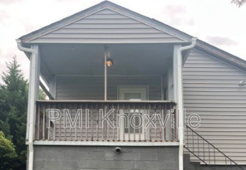 809 Cates St – photo 1 of 13