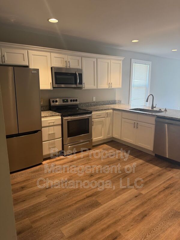 5325 Lee Ave – photo 1