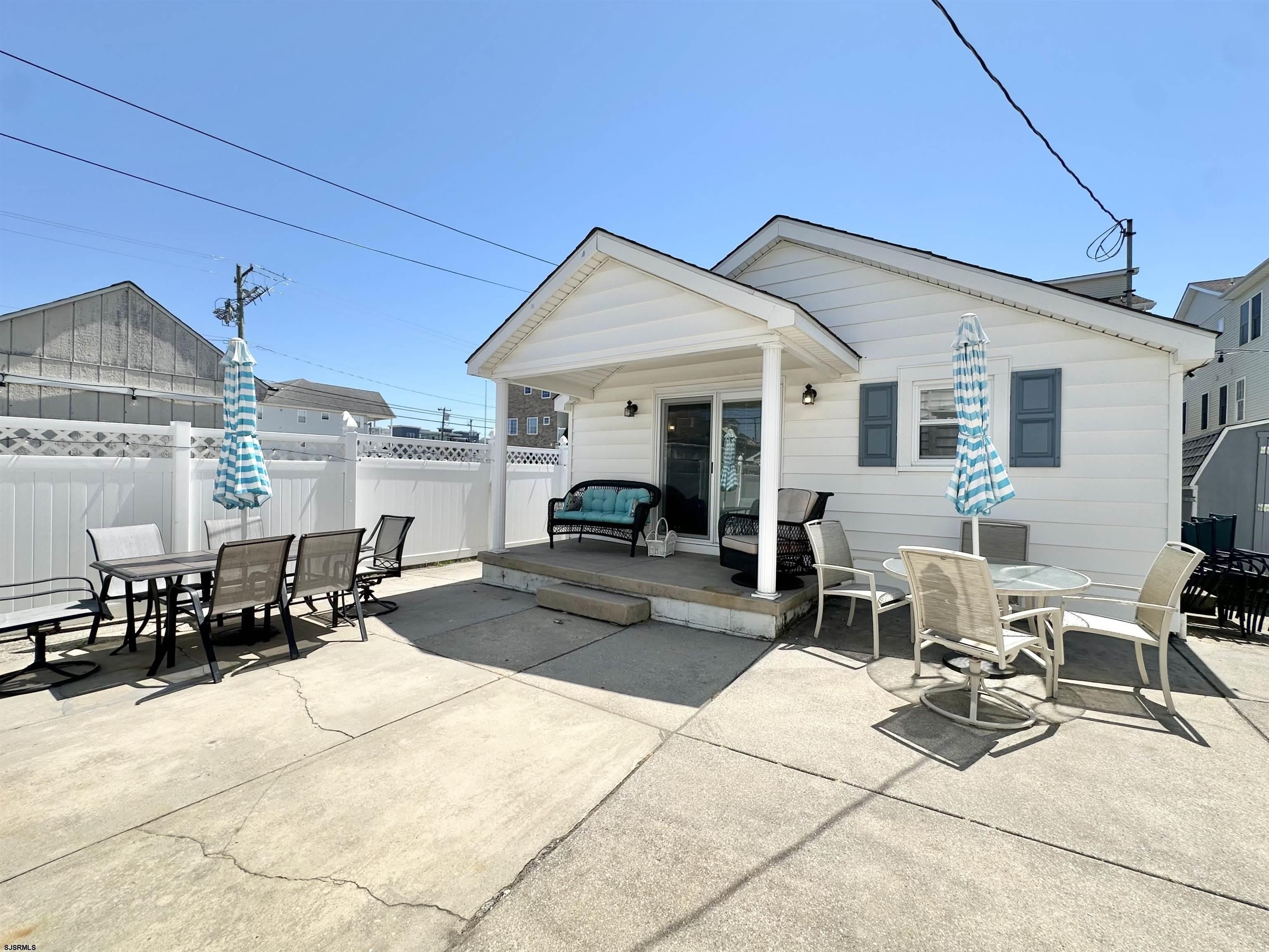 148 E Burk Ave – photo 1 of 22