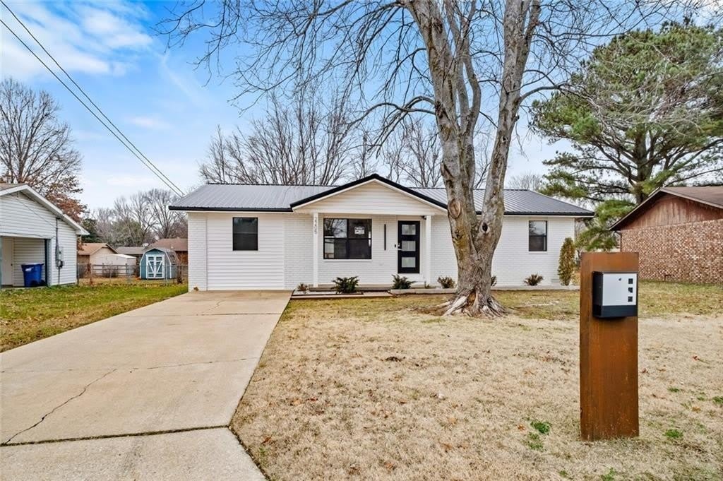 2205 Douglas Street – photo 1