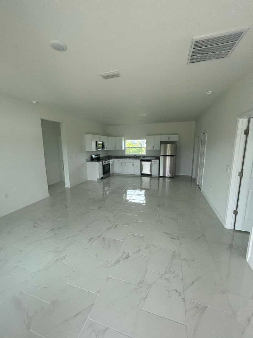 SPACIOUS 3Bd / 2Ba /1 C SINGLE FAMILY HOUSE AVAILABLE – photo 1