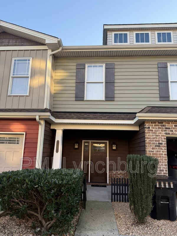 1040 Commonwealth Circle – photo 1 of 21