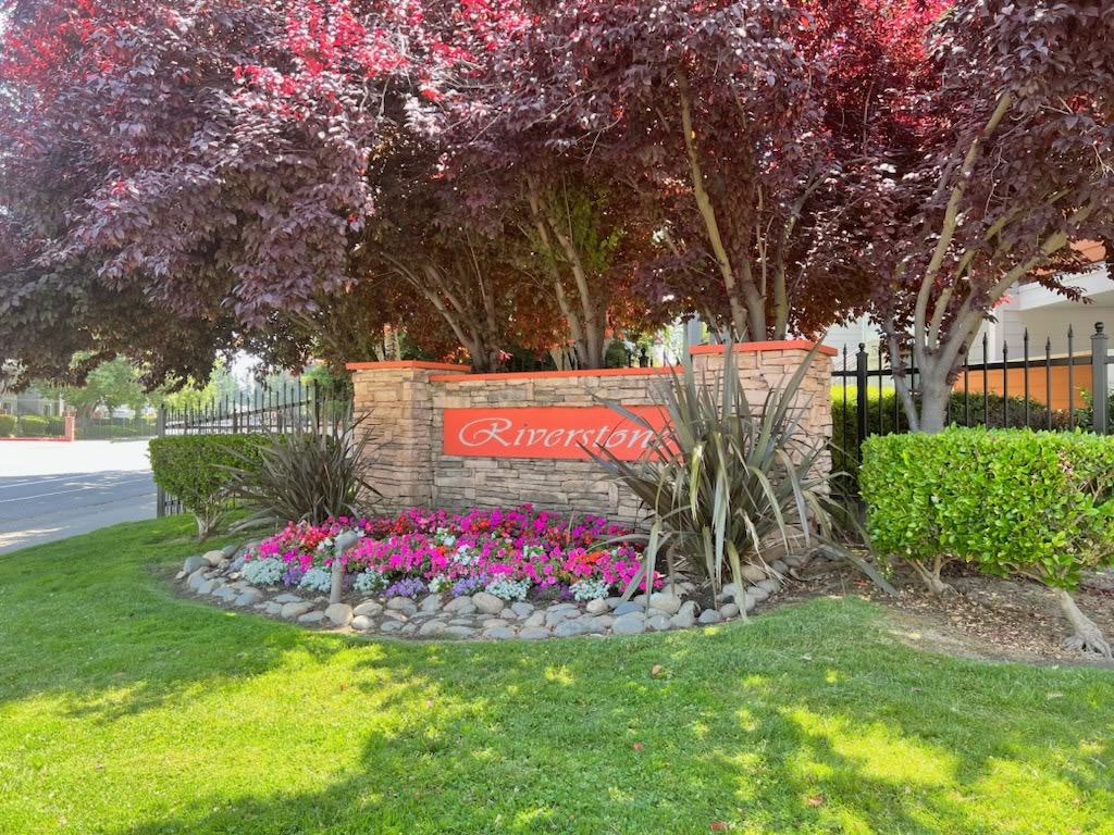 Riverstone Apartments – photo 1