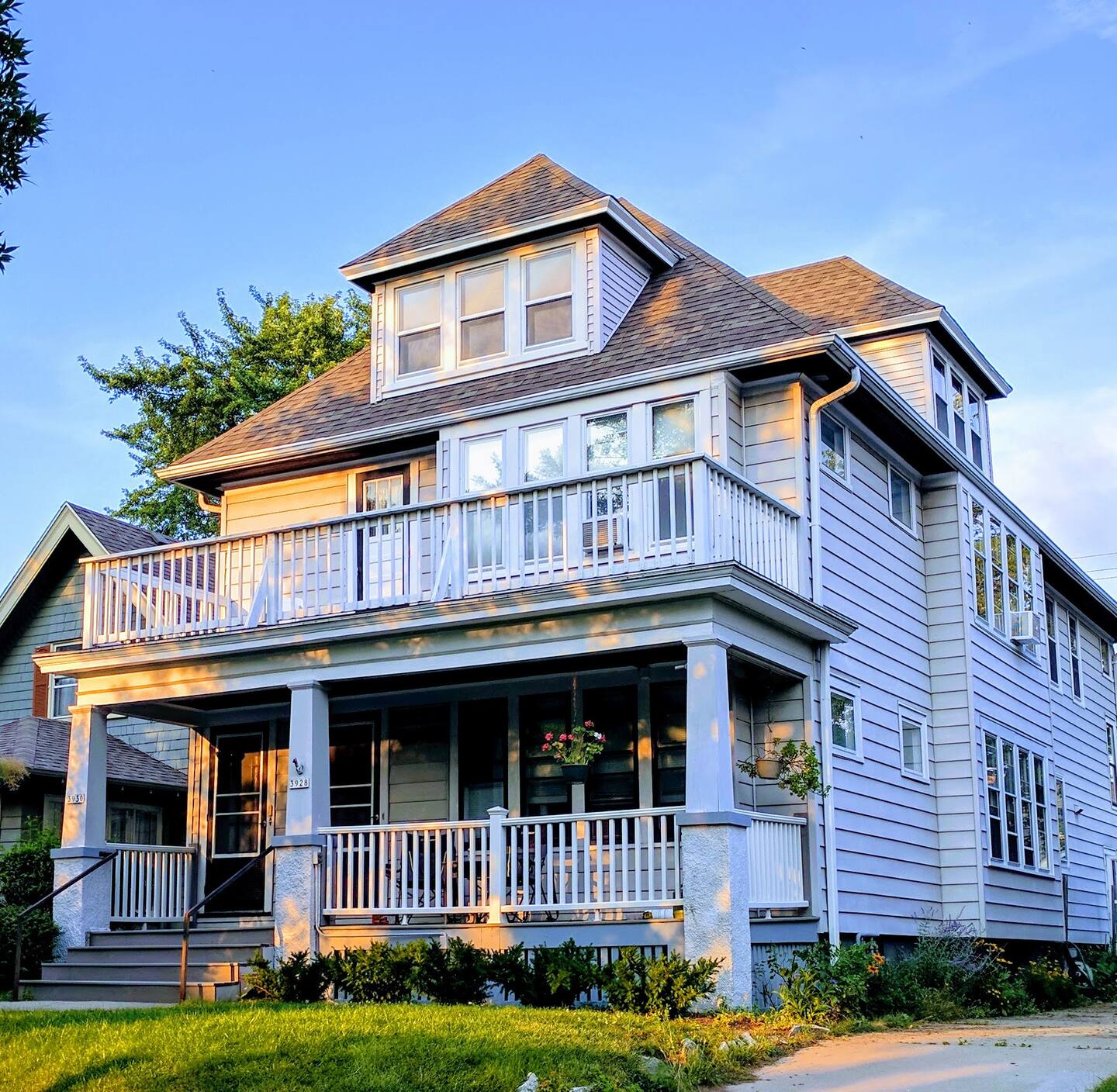 3928 N. Farwell Ave. – photo 1
