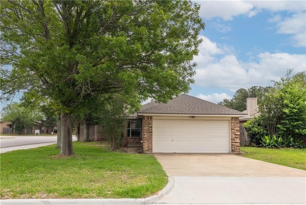 826 Azalea Court – photo 1
