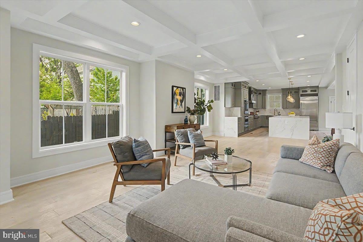 2902 VISTA Street NE – photo 1