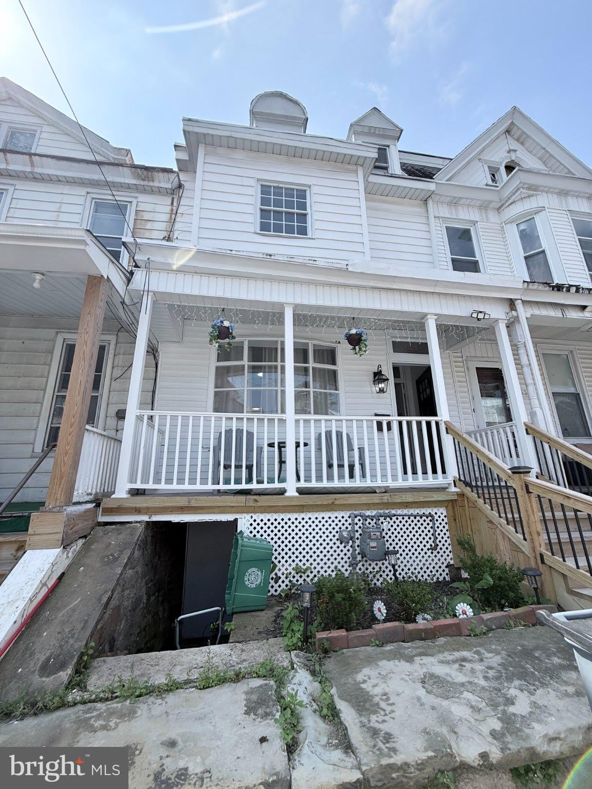 1325 W NORWEGIAN Street – photo 1 of 18