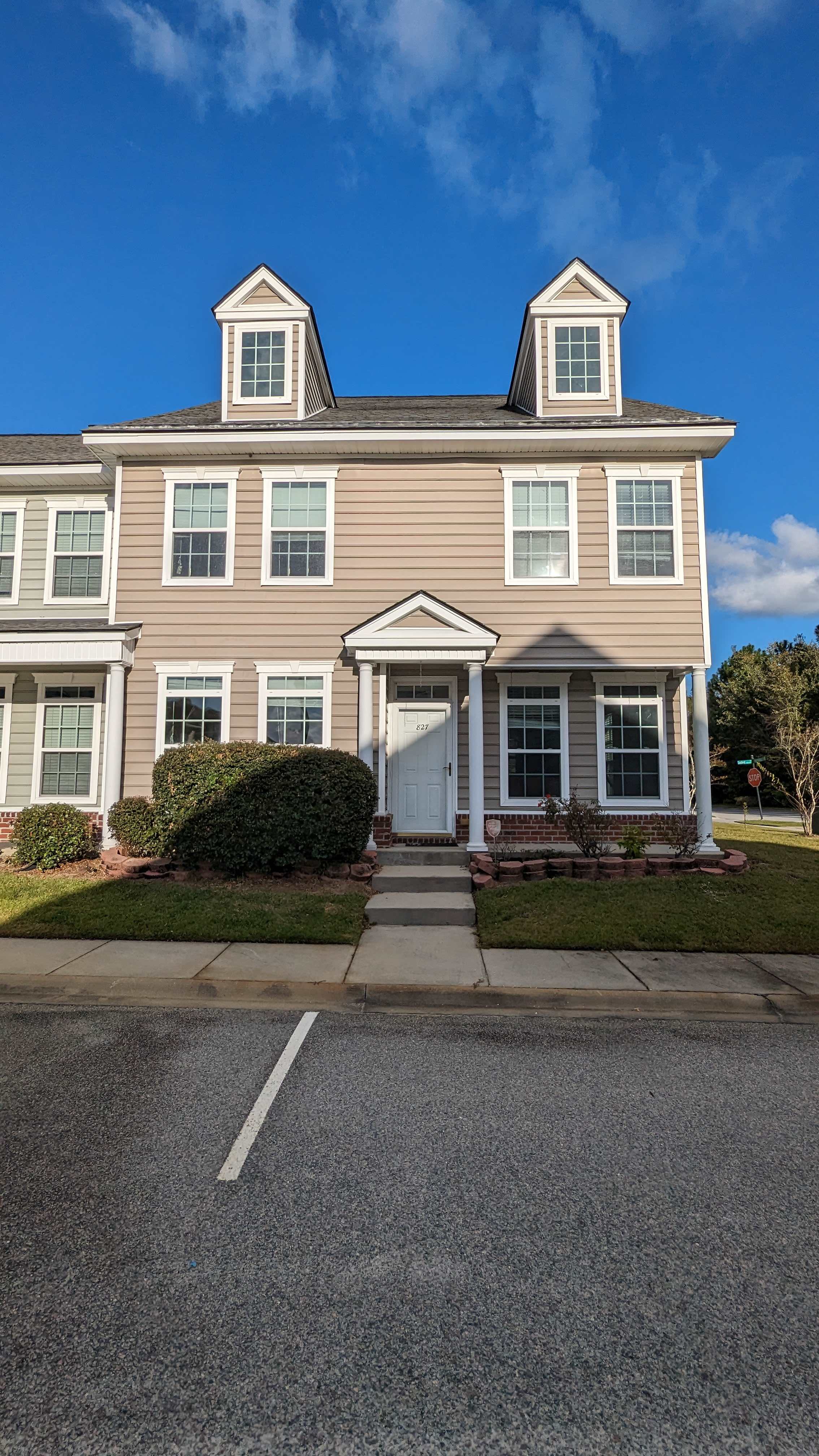 827 Terrell Dr – photo 1