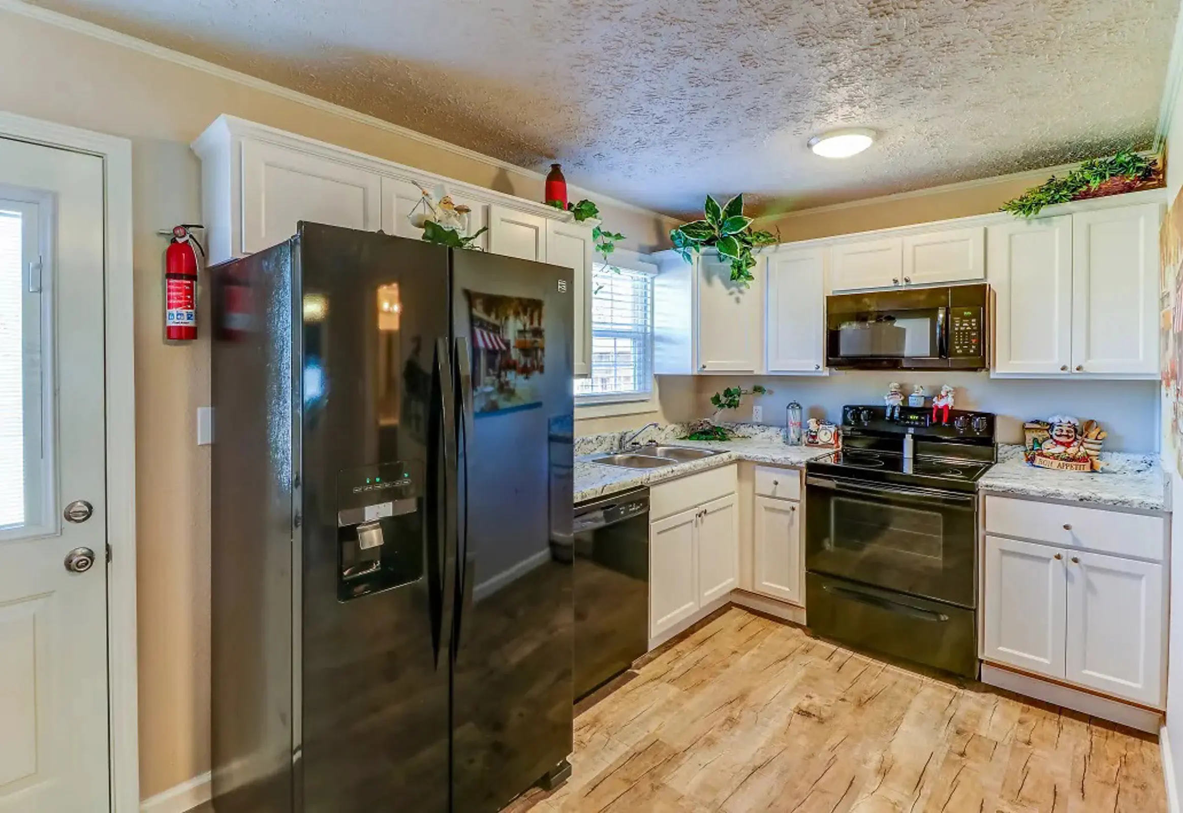 Aspen Meadows Apartments – photo 1