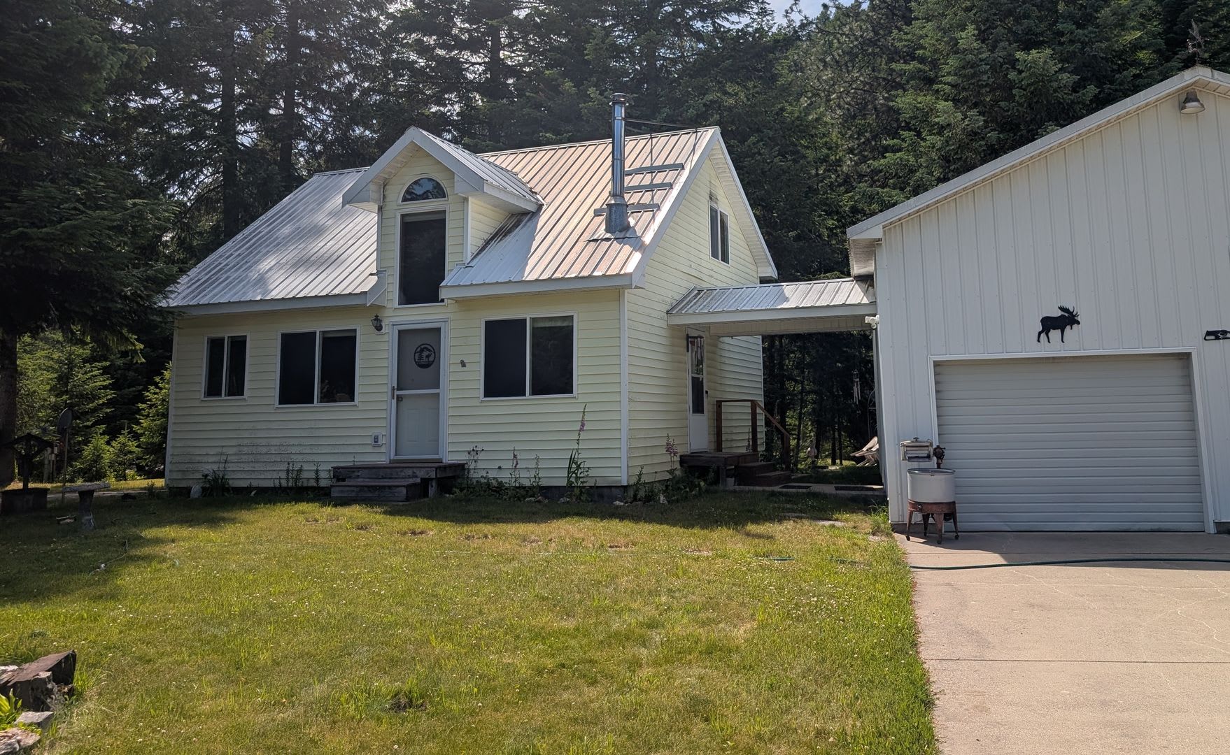3 Bedroom, 1 bathroom Home on Secondary Bead Lake Lot – photo 1 of 30